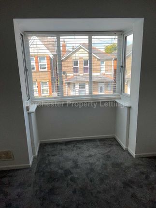 1-bed flat on Flat 6 Victoria Court, Cambridge Road, Dorchester, £875/mo