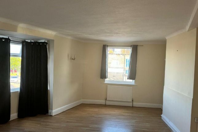 Flat to rent in Becontree Avenue, Dagenham