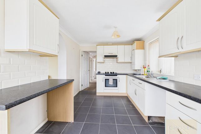 5, Kaybourne Crescent, Gloucester photo 4