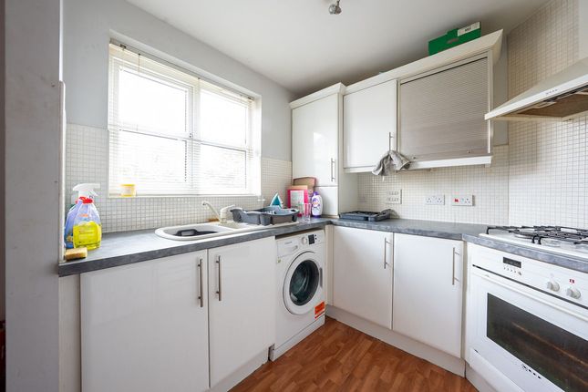 8, Addington Close, Hindley photo 4