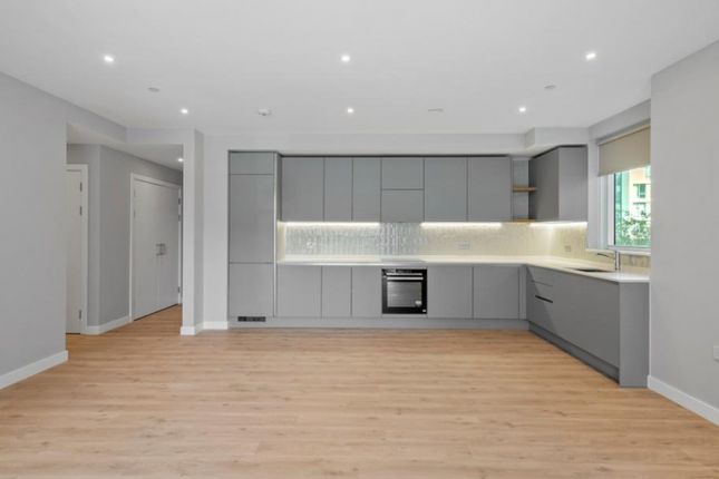 Flat to rent in Portlands Place, East Village
