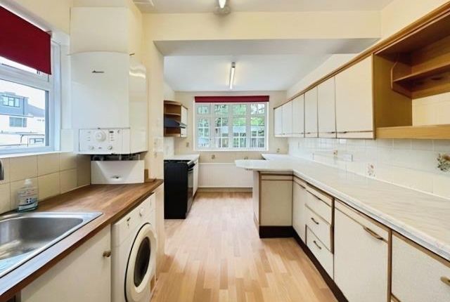 61, Weston Drive, Stanmore photo 5