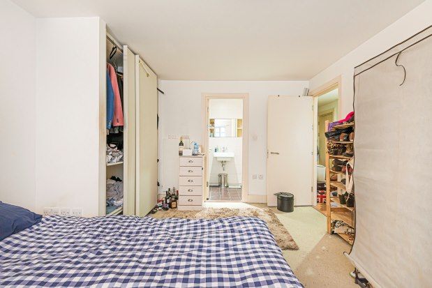 Flat to rent in 59 St. Marychurch Street, London