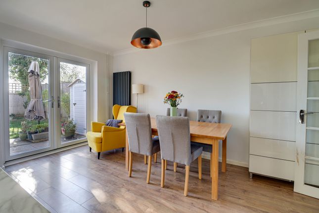 Crawley Close, Slip End photo 4