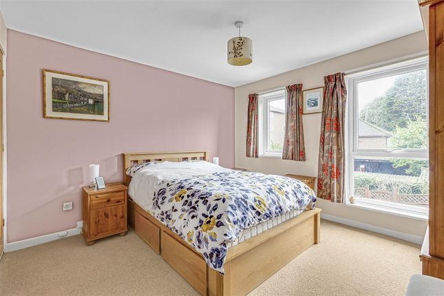 End terrace house for sale in Inner Park Road, London
