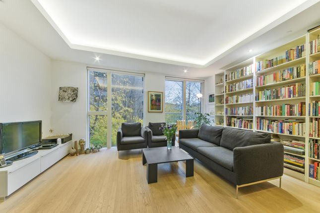 Flat for sale in Park Vista Tower, 21 Wapping Lane, London