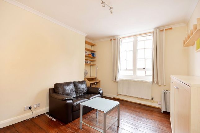 Studio flat on Regency Street, Westminster, £1,800/mo
