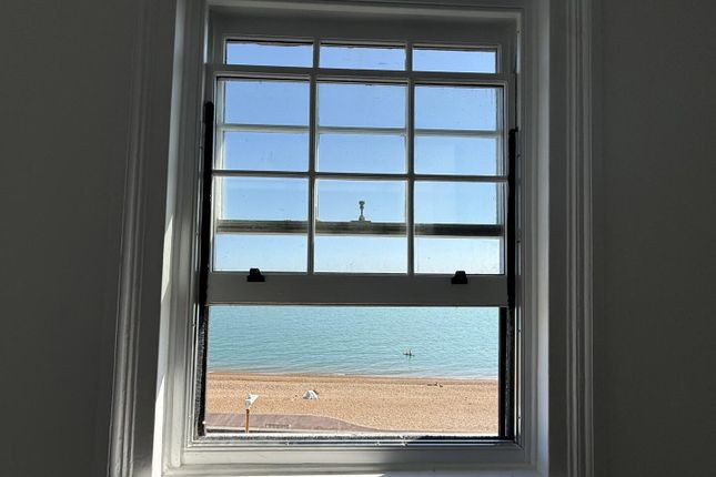 Flat 3, West Lawn, Sandgate Esplanade, Folkestone photo 3