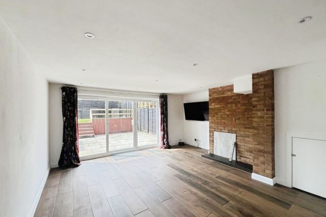 3-bed house on 8, Shakespeare Road, Gloucestershire, £1,350/mo