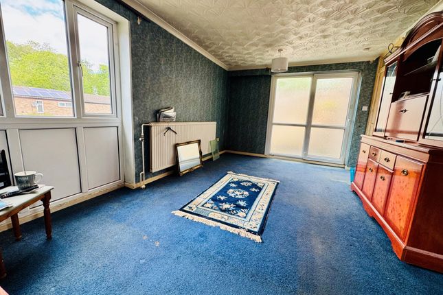 40, Benland, Peterborough photo 3