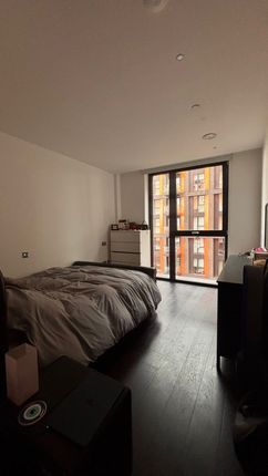 31 Madeira Tower, 30 Ponton Rd, Londlon photo 4