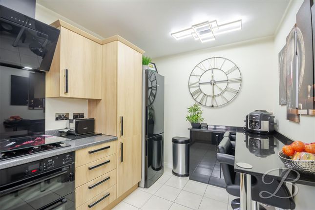 6, Albans Court, Mansfield photo 3