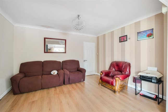 Orchard Bungalow, Beechen Lane, Tadworth photo 3