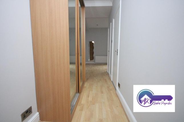 Flat to rent in Gloucester Terrace, London