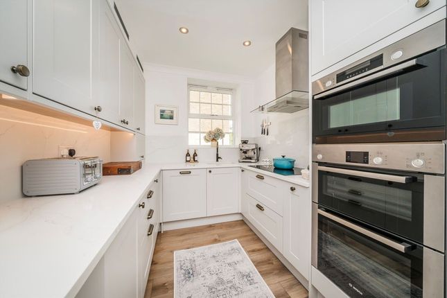 Flat 3, Grosvenor Gate, 1, Chadwick Place, Surbiton photo 3
