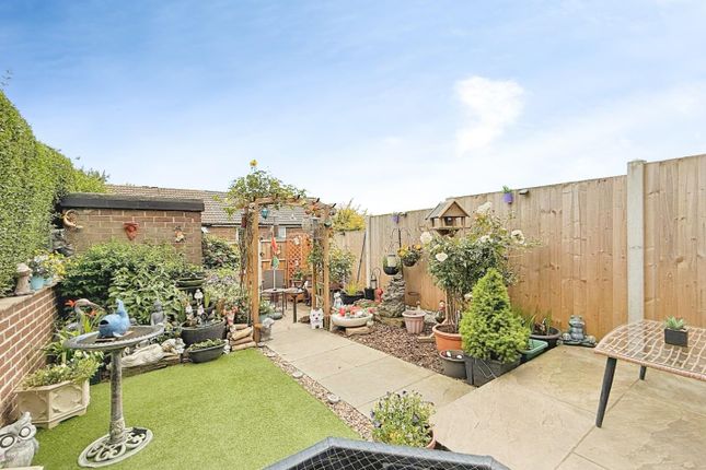 40, Landseer Way, Bramley photo 4