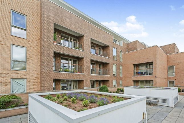 2 Bed Flat For Sale In 483 Battersea Park Road Battersea - 