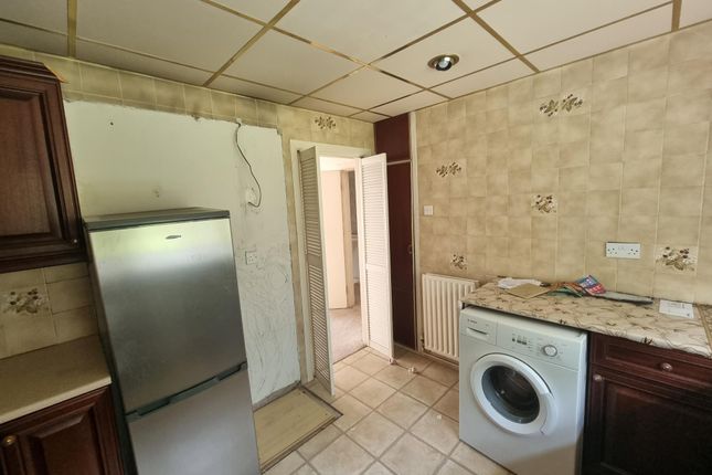 33, Heywood Old Road, Middleton photo 5