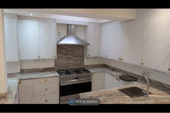 Alexandra Avenue, Southall photo 5