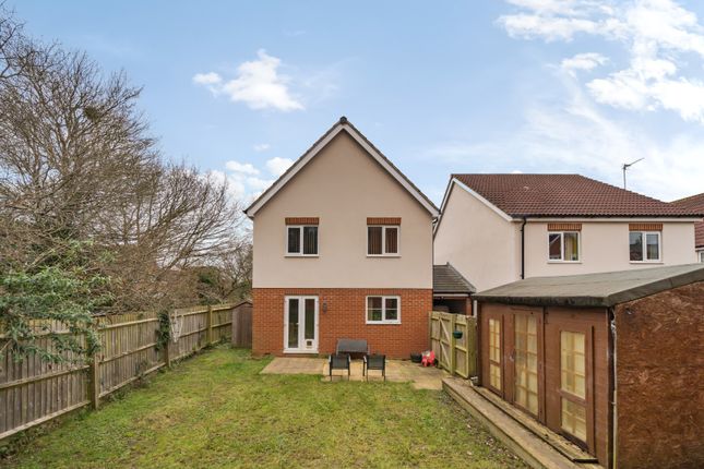 Link-detached house for sale in Drovers Way, Newent, Gloucestershire