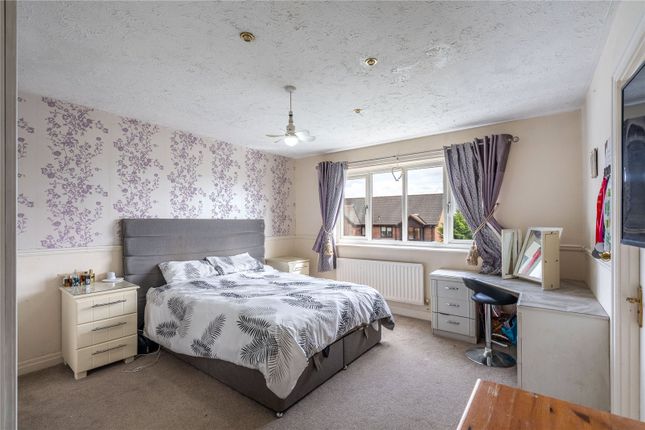 2, Walsh Close, Telford photo 3