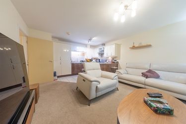Apartment 9, Castlecroft Road, Castlecroft photo 3