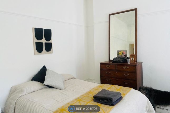 Flat, Charles Road, St. Leonards-On-Sea photo 2