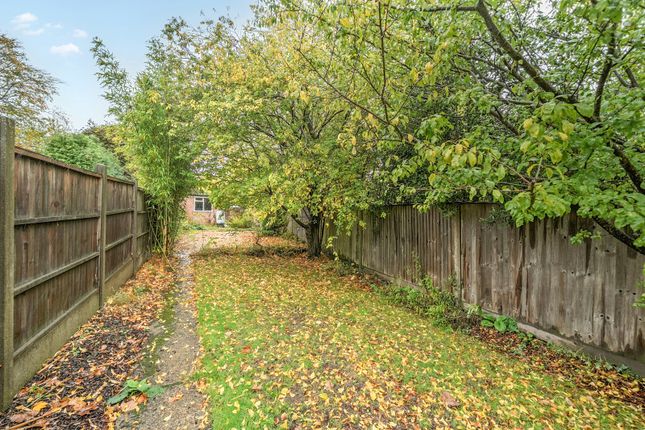 Weydon Hill Road, Farnham photo 4