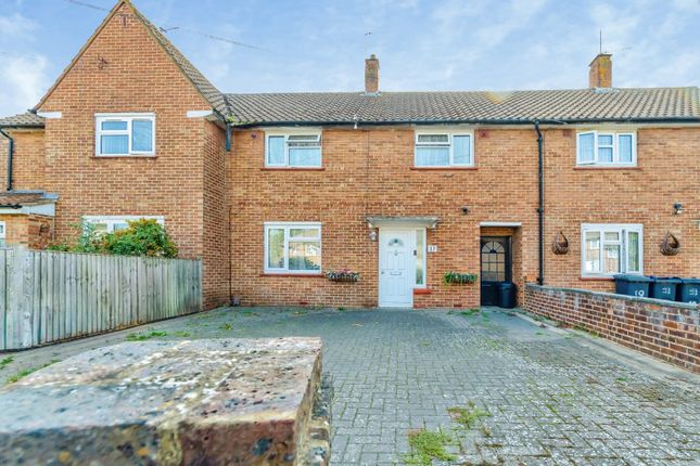3-bed terraced on 17, Kennelwood Crescent, Croydon, £350,000