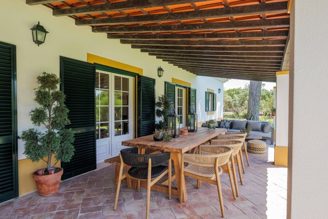 Villa for sale in R. Do Zambujeiro 10, 2130 Santo Estevão, Portugal