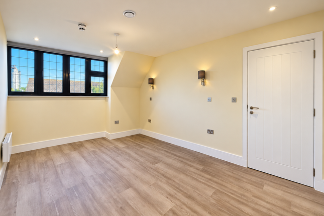 Carlyle Road, Ealing photo 2