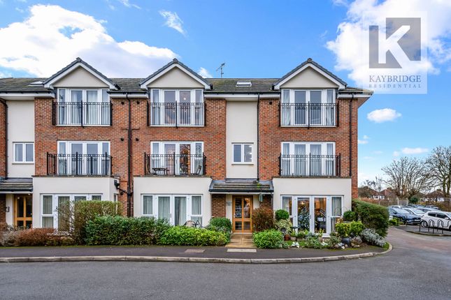 Flat for sale in Merchant Close, Swallow House Merchant Close