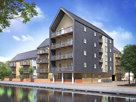 Thumbnail Flat to rent in Cressy Quay, Chelmsford, Essex