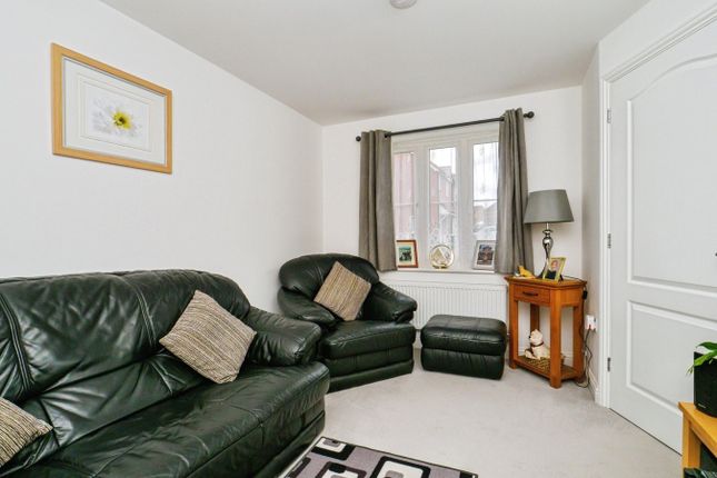 24, Hagger Drive, Hawkinge photo 2