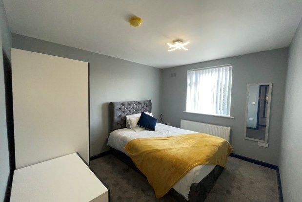 Thumbnail Room to rent in Warner Road, Walsall