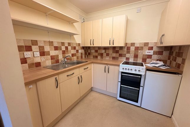 1-bed flat on 30, Havenfield, Arbury Road, Cambridge, £65,000
