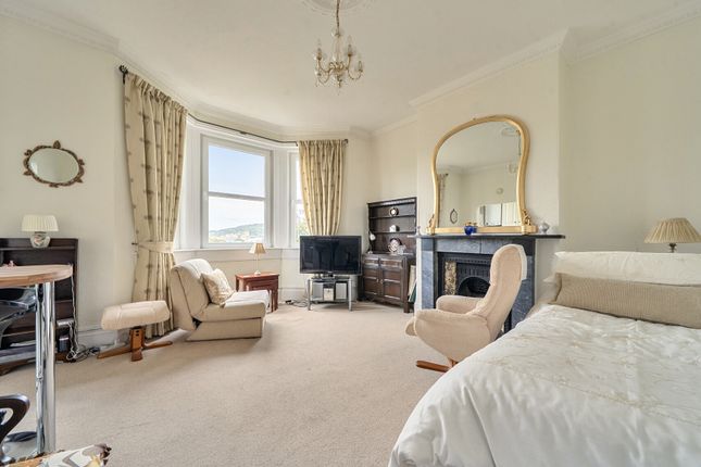 Flat 2, 70, Lower Oldfield Park, Somerset photo 3
