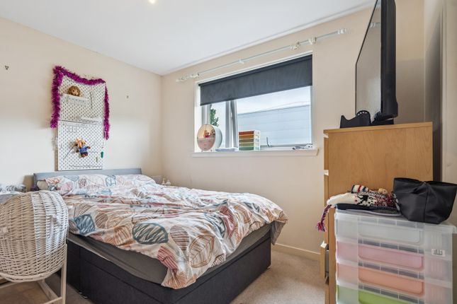 18, Glendevon Drive, Stirling photo 4