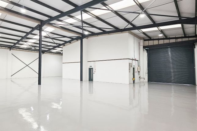 Warehouse to let in Unit 9 - 10, Airlinks Industrial Estate, Heston TW5, Heston,
