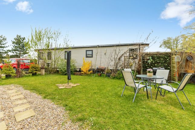 8, Moorhen Island, Northampton photo 2
