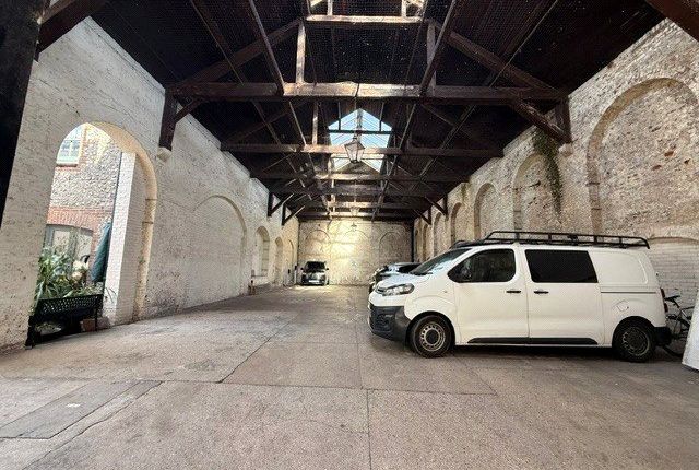 Gloucester Mews, Brighton photo 5
