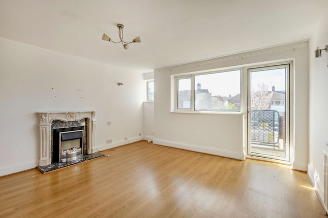 30, Burdett Close, Sidcup photo 3