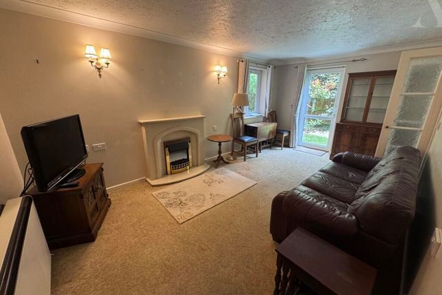 Old Lode Lane, Solihull B92, 1 bedroom flat for sale - 67693244 ...