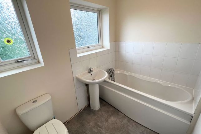 19, Boddington Road, Manchester photo 4