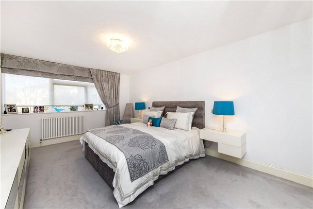 Flat to rent in Walsingham, Queensmead, St. John's Wood, London