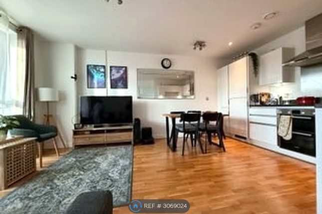 Flat, Centenary Heights Larkwood Avenue, London photo 3