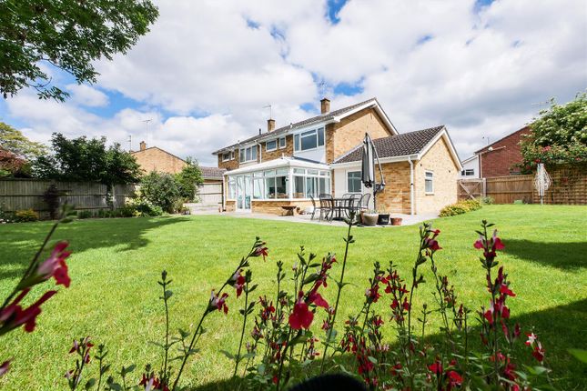 Thumbnail Semi-detached house for sale in Brentford Close, Cholsey, Wallingford