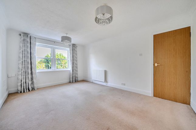 22, Waterslade, Redhill photo 2