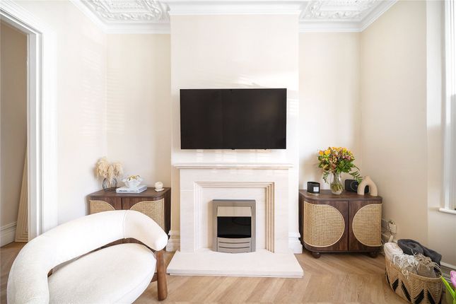 40b, Gironde Road, London photo 2