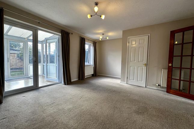 21, Beverley Way, Chippenham photo 3